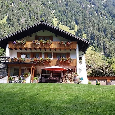 Haus Hubertus - Gaestehaus Sahler Partenen Exterior foto